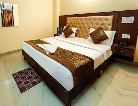 Runway Stay Нью-Дели Экстерьер фото